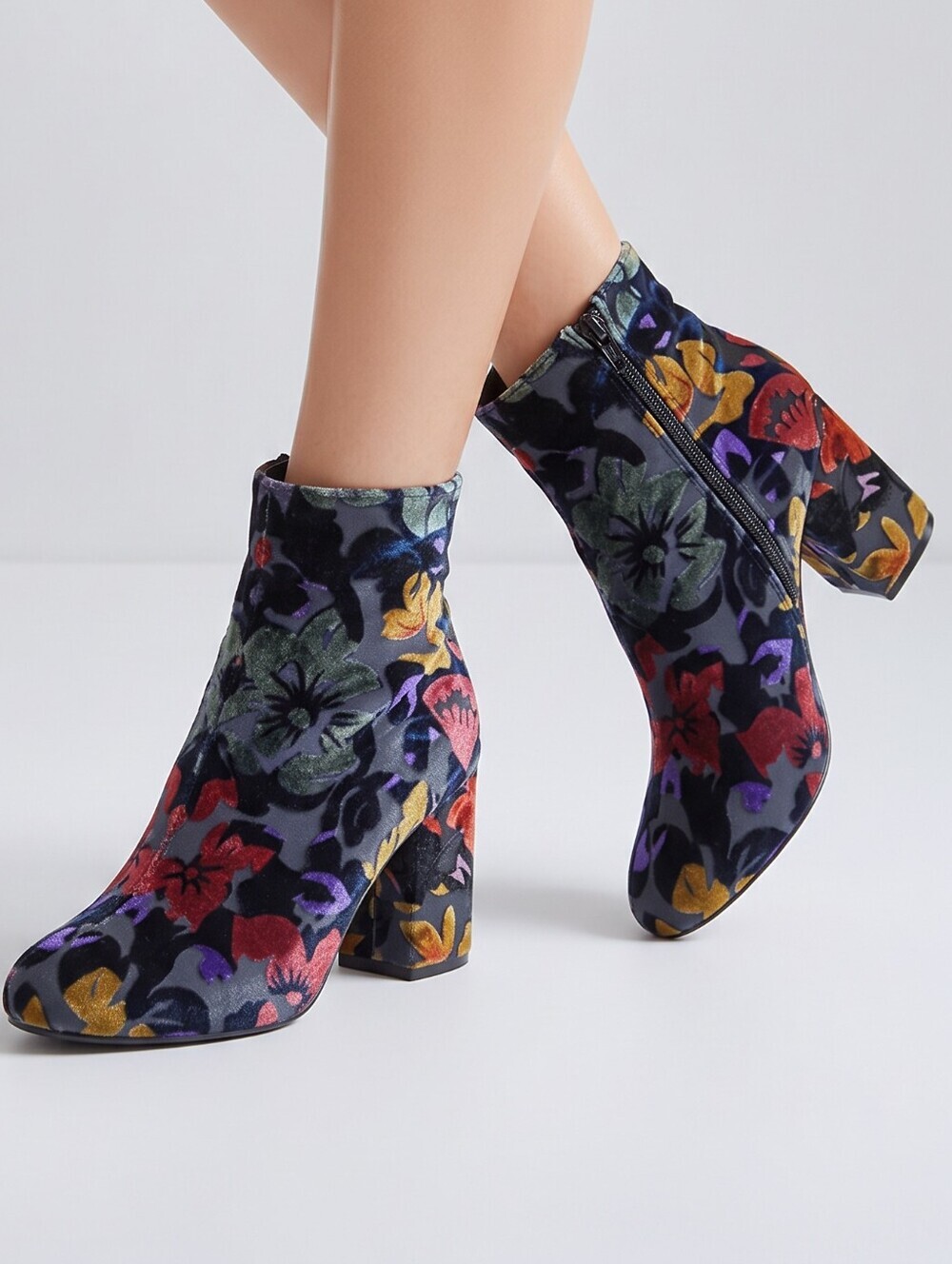 Cloudwalkers By Avenue Multi-Color Floral Velvet Ankle Boots Size 8.5